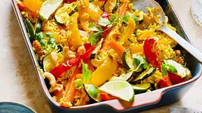 Ofen-Curry mit Reis Rezept - Foto: LECKER @ Bauer Media Group
