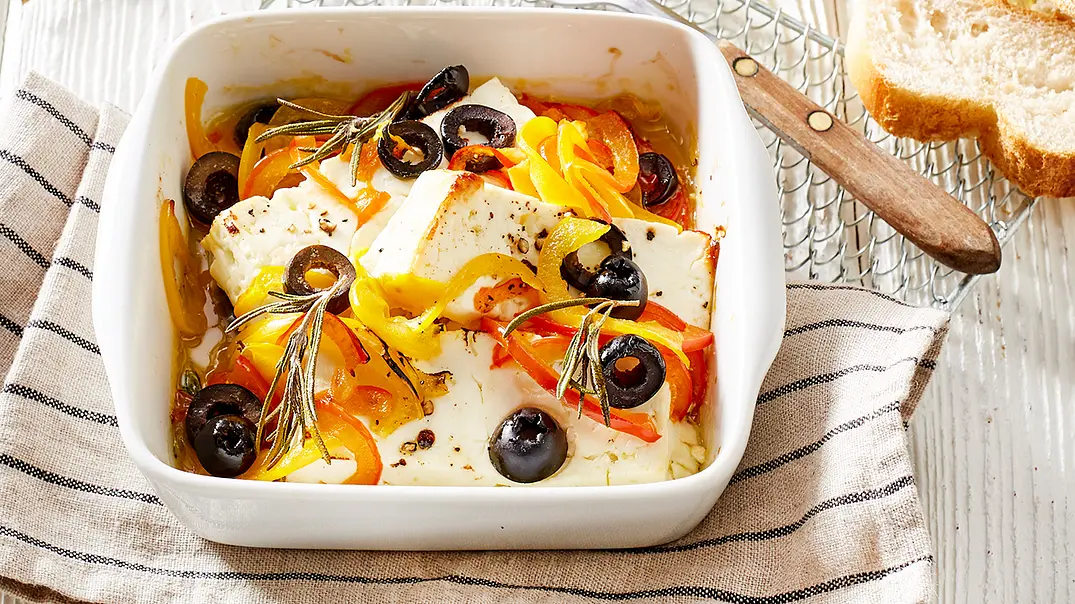 Ofen-Feta „Der passt immer!“ Rezept - Foto: LECKER @ Bauer Media Group Ofen-Feta „Der passt immer!“ Rezept - Foto: LECKER @ Bauer Media Group
