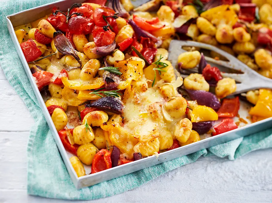 Ofen-Gnocchi mit bunten Energy-Veggies Rezept Ofen-Gnocchi mit bunten Energy-Veggies Rezept