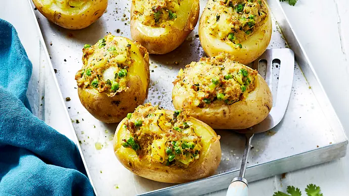 Ofen-Kartoffeln mit Käse-Hack-Füllung Rezept - Foto: LECKER @ Bauer Media Group Ofen-Kartoffeln mit Käse-Hack-Füllung Rezept - Foto: LECKER @ Bauer Media Group