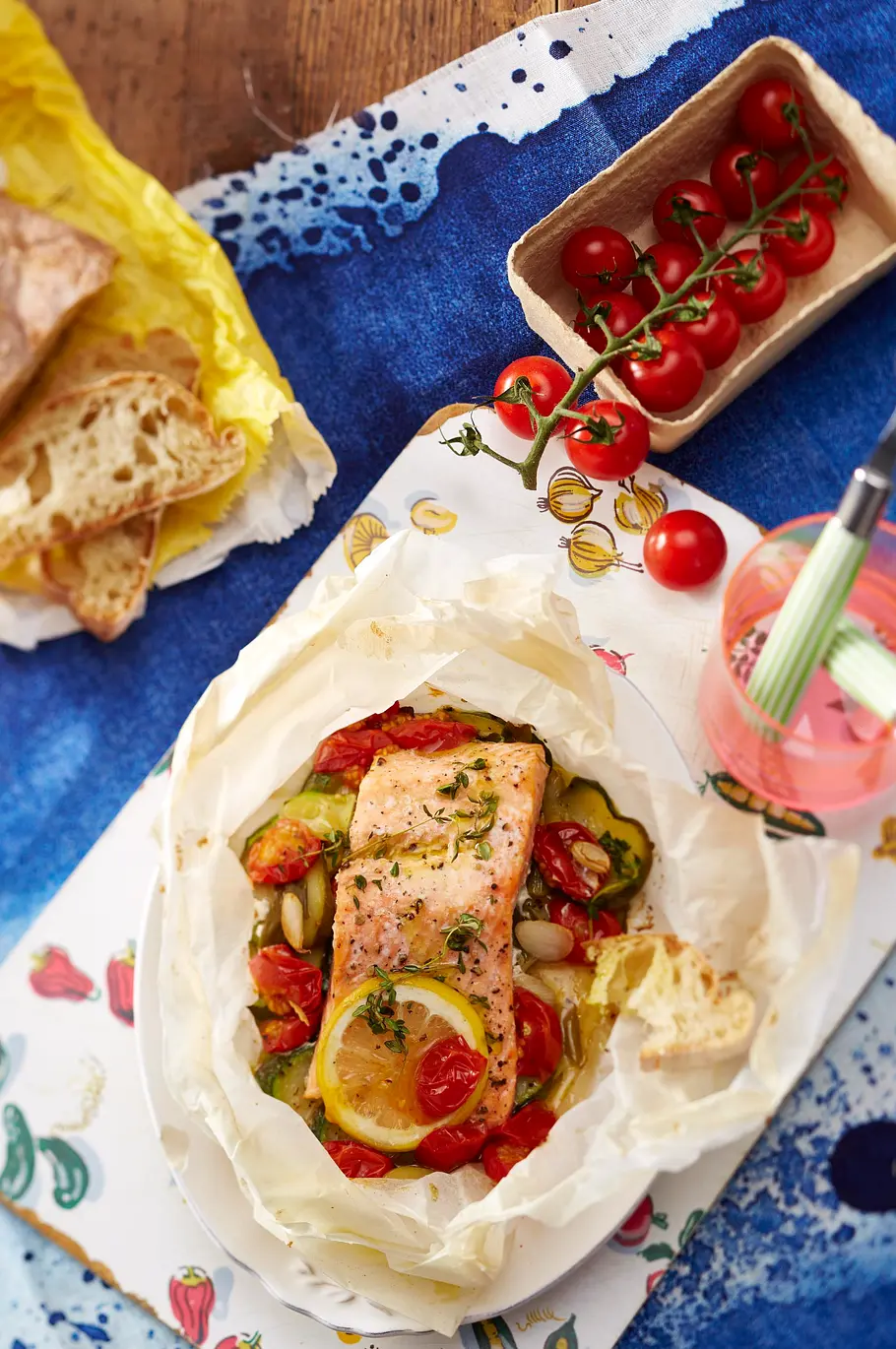 Ofen-Lachs mit Gemüse in Backpapier Rezept Ofen-Lachs mit Gemüse in Backpapier Rezept