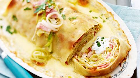 Ofen-Pastastrudel mit Schinkenporree Rezept - Foto: House of Food / Bauer Food Experts KG