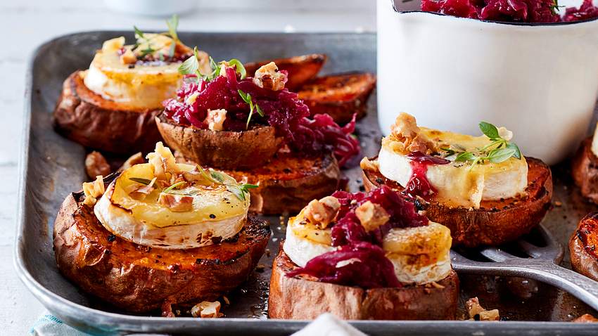 Ofen-Raclette auf Süßkartoffeln Rezept - Foto: House of Food / Bauer Food Experts KG