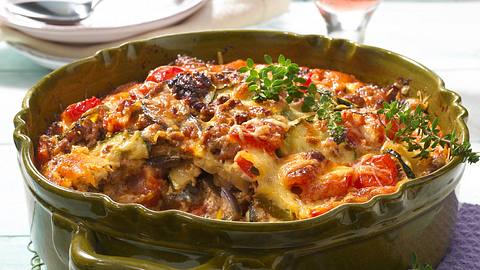 Ofen-Ratatouille mit Hack Rezept - Foto: House of Food / Bauer Food Experts KG