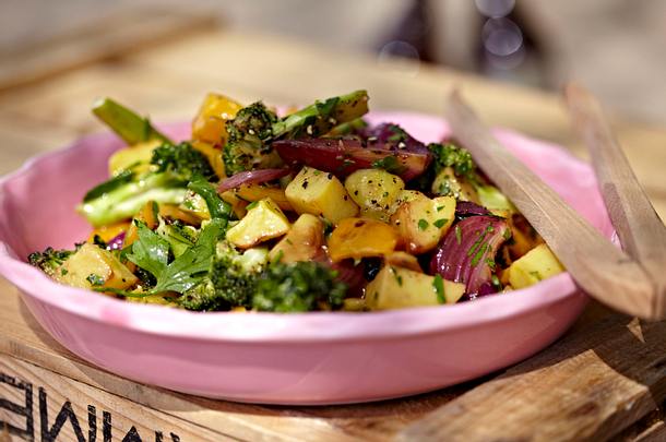Ofengemüsesalat "Heißes Blechle!" Rezept Ofengemüsesalat "Heißes Blechle!" Rezept