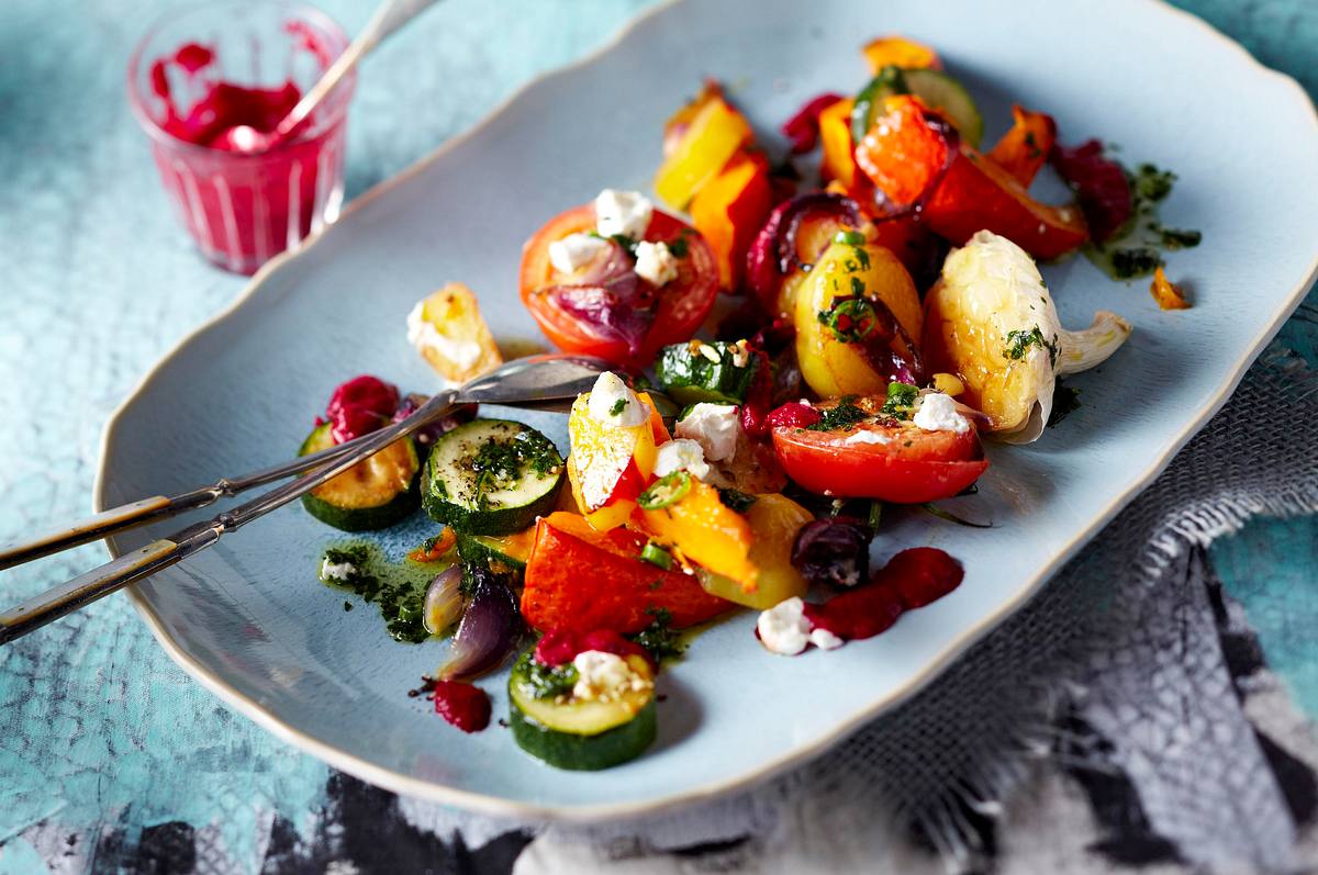 Ofengemüse mit Rote-Bete-Soße und grünem Chiliöl Rezept