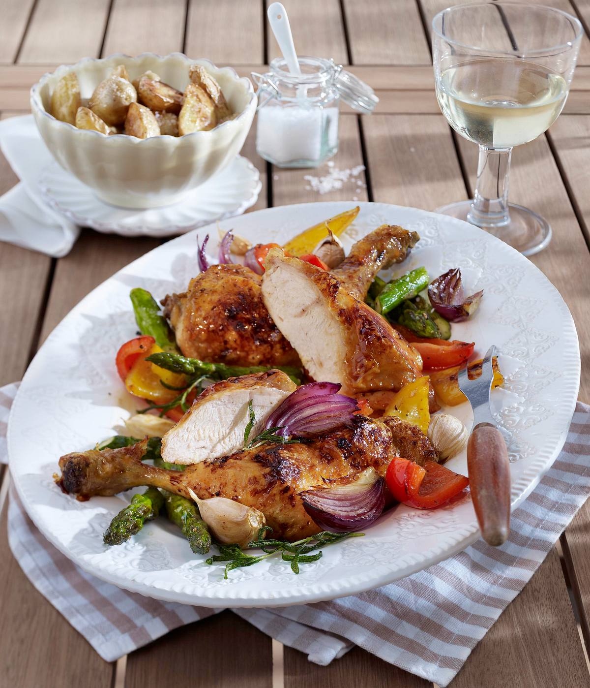 Ofenhähnchen mit Röstgemüse Rezept