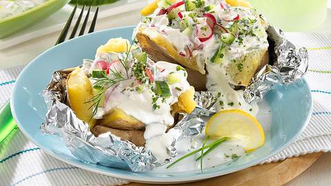 Ofenkartoffel mit Quarkdip Rezept - Foto: House of Food / Bauer Food Experts KG