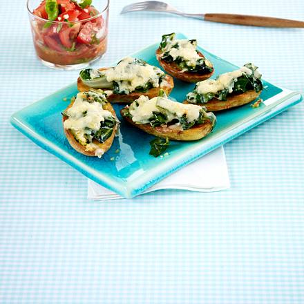 Ofenkartoffeln mit Mangold-Käse-Haube Rezept Ofenkartoffeln mit Mangold-Käse-Haube Rezept