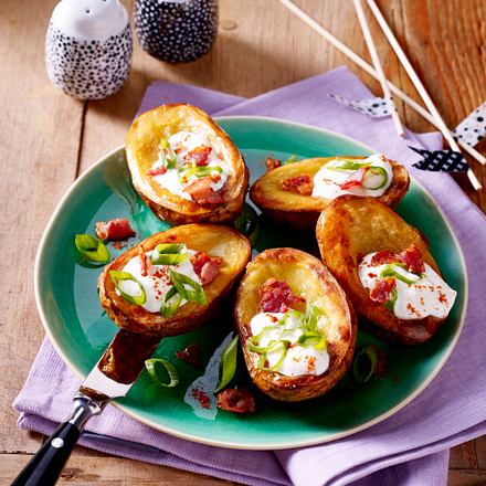 Ofenkartoffeln mit Speck und saurer Sahne Rezept Ofenkartoffeln mit Speck und saurer Sahne Rezept