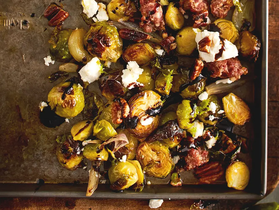 Ofenrosenkohl „Es kommt ein Blech geladen“ Rezept Ofenrosenkohl „Es kommt ein Blech geladen“ Rezept