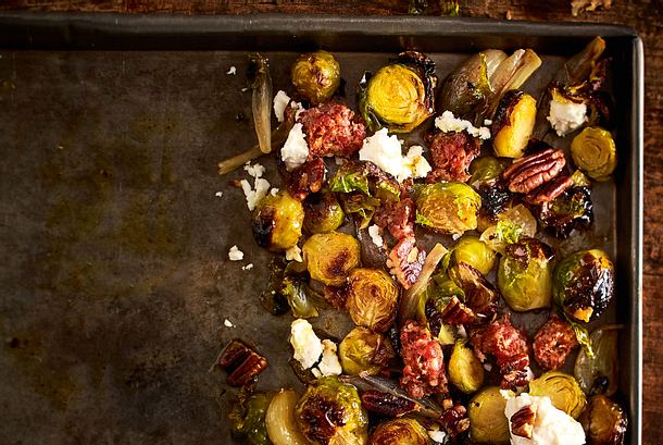 Ofenrosenkohl „Es kommt ein Blech geladen“ Rezept Ofenrosenkohl „Es kommt ein Blech geladen“ Rezept