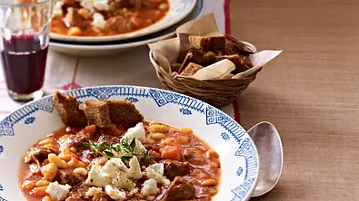 Ofensuppe mit Feta und Schweinefleisch Rezept - Foto: LECKER @ Bauer Media Group