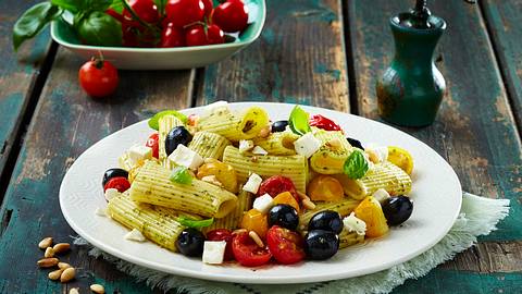Oliven-Feta-Pasta mit Tomaten Rezept - Foto: House of Food / Bauer Food Experts KG