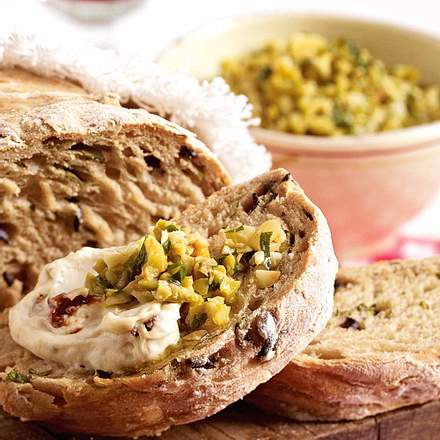 Oliven-Mandel- Pesto Rezept