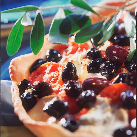 Oliventarte mit Tomaten und Ziegenkäse Rezept Oliventarte mit Tomaten und Ziegenkäse Rezept