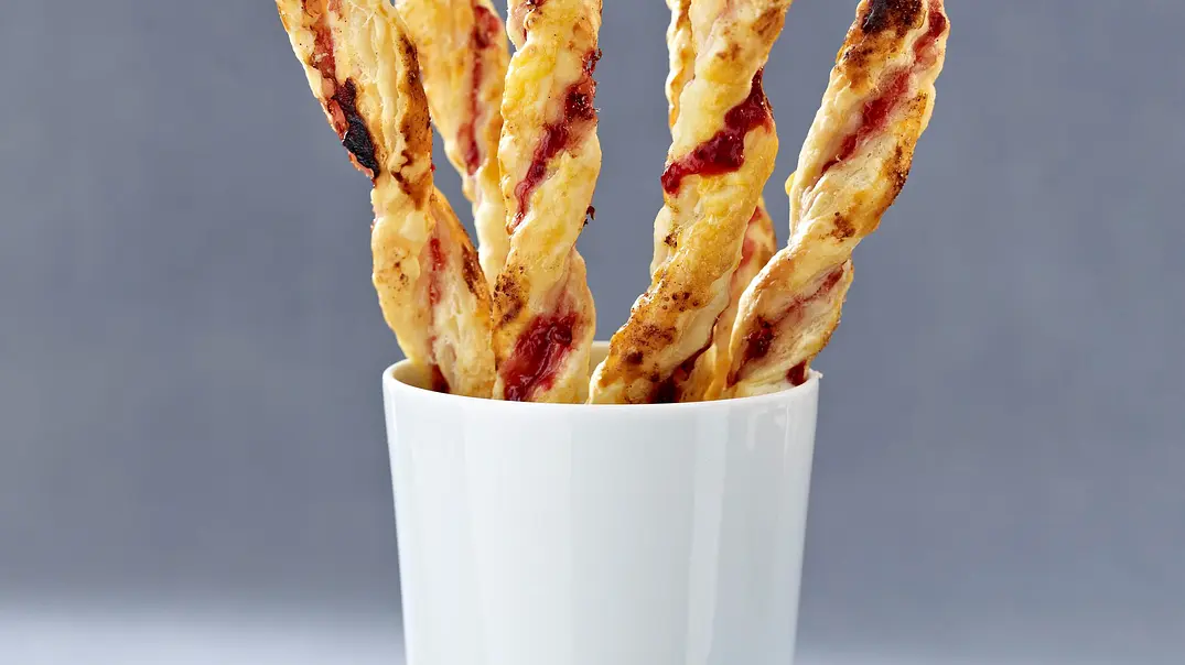 Oliventaschen mit Kräutern und Meersalz Rezept - Foto: LECKER @ Bauer Media Group