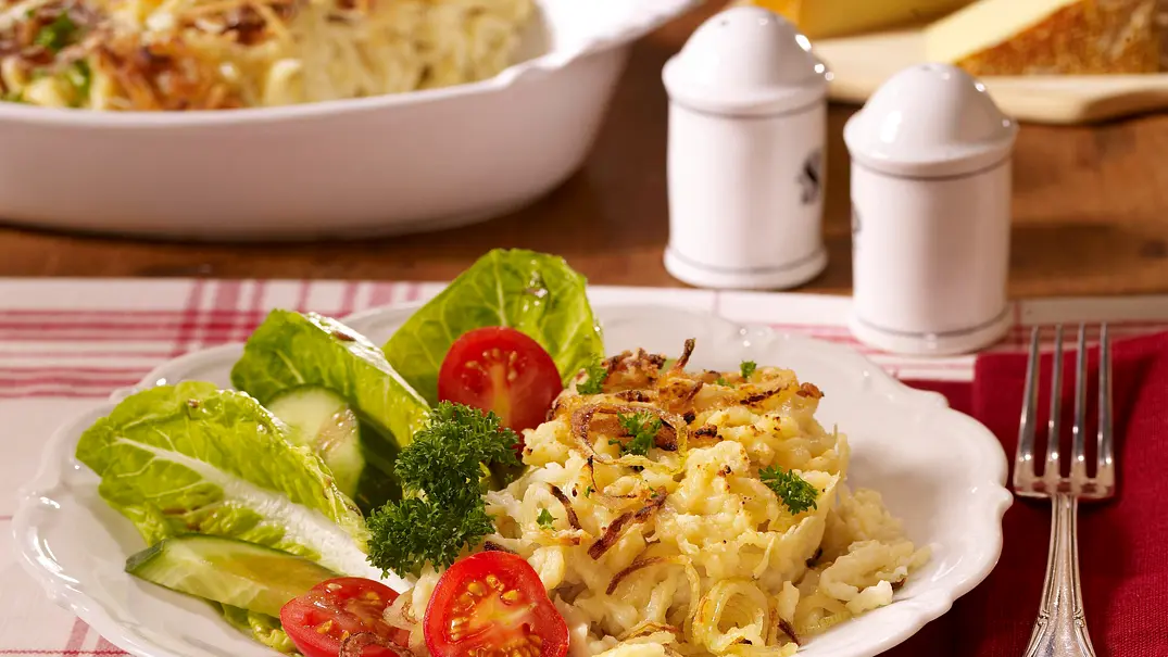 Omas Käsespätzle Rezept - Foto: LECKER @ Bauer Media Group