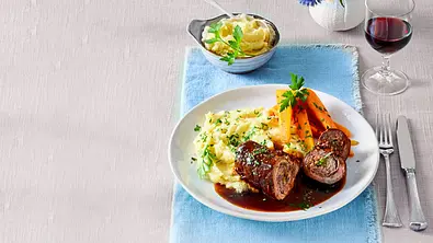 Omas Rouladen mit Kartoffel-Sellerie-Stampf Rezept - Foto: LECKER @ Bauer Media Group