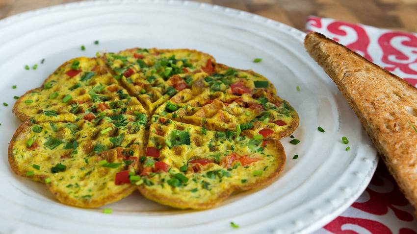 Omelett aus dem Waffeleisen - Foto: LECKER.de