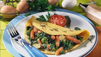 Omelett mit Gemüsefüllung Rezept - Foto: LECKER @ Bauer Media Group