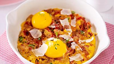 Omeletts mit gerösteter Paprika und Thunfisch Rezept - Foto: House of Food / Bauer Food Experts KG
