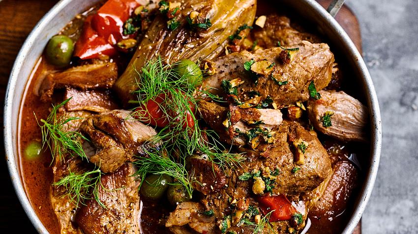 One-hot-pork-pot mediterran inspiriert Rezept - Foto: Image Professionals