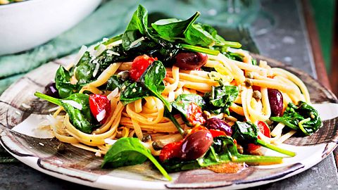One-Pot-Bavette mit Oliven Rezept - Foto: House of Food / Bauer Food Experts KG