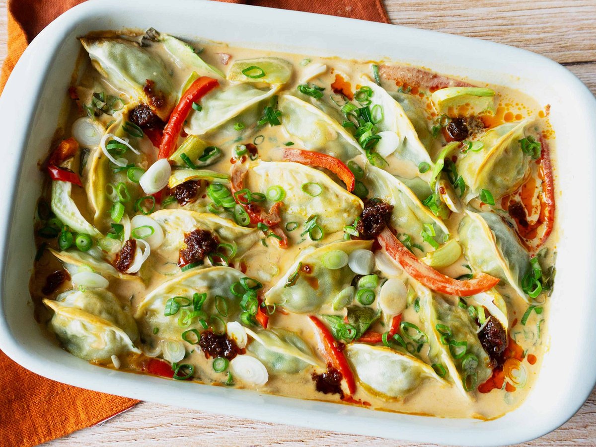 One-Pot-Gyoza mit Crispy-Chili-Öl