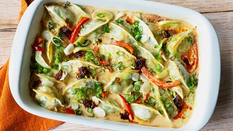 One-Pot-Gyoza mit crispy Chili-Öl - Foto: Manuela Trinh / Lecker.de