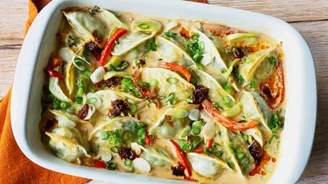 One-Pot-Gyoza mit crispy Chili-Öl - Foto: Manuela Trinh / Lecker.de