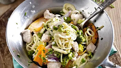 One-Pot-Pasta Rezept - Foto: LECKER @ Bauer Media Group