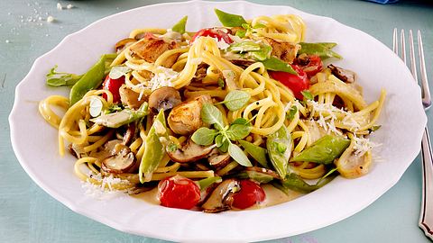 One-Pot-Pasta – Hähnchenpasta Rezept - Foto: House of Food / Bauer Food Experts KG