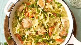 One Pot Pasta à la Frikassee Rezept - Foto: LECKER @ Bauer Media Group One Pot Pasta à la Frikassee Rezept - Foto: LECKER @ Bauer Media Group
