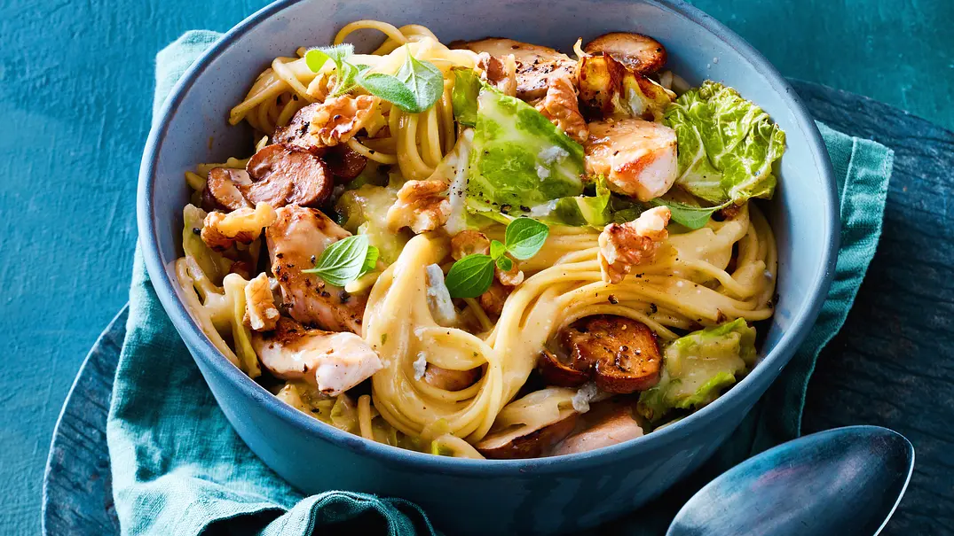 One-Pot-Pasta mit Hähnchen und Gorgonzolasoße Rezept - Foto: LECKER @ Bauer Media Group