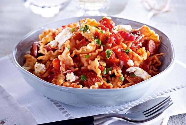One-Pot-Pasta mit Tomate und Chorizo-F5289701
