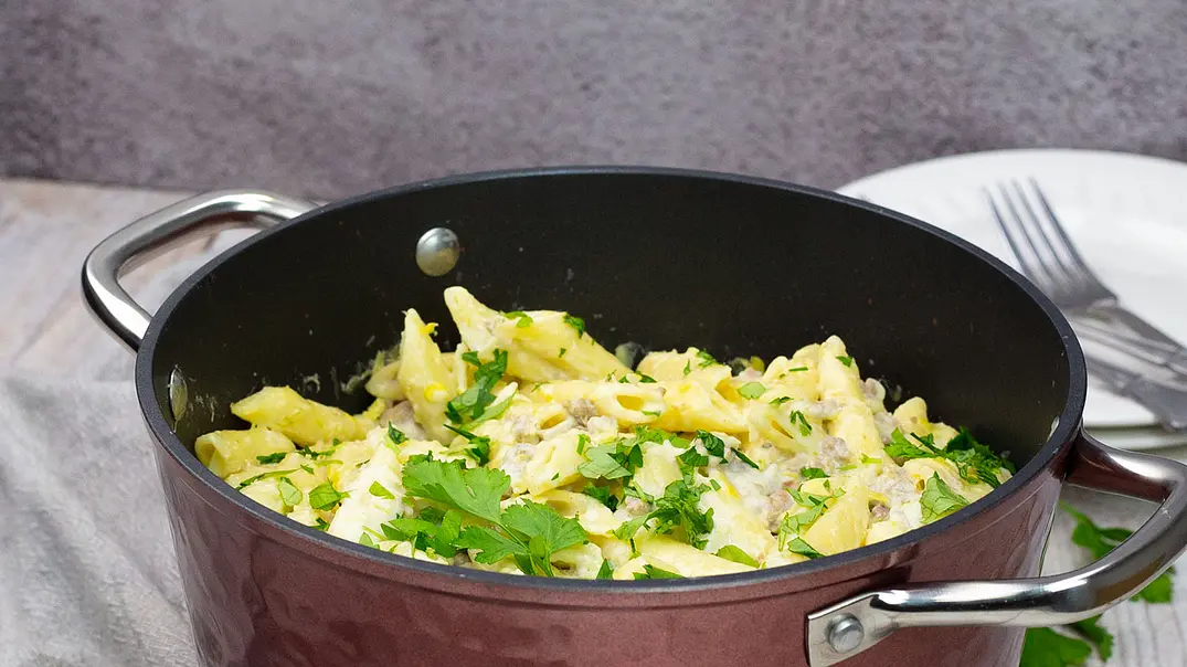 One-Pot-Pasta mit Porree-Hack-Soße - Foto: LECKER @ Bauer Media Group