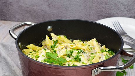 One-Pot-Pasta mit Porree-Hack-Soße - Foto: House of Food / Bauer Food Experts KG