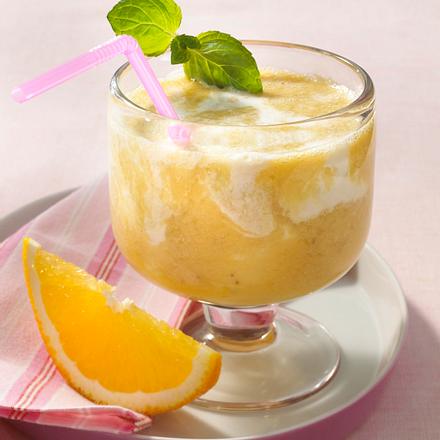 Orangen-Bananen-Smoothy mit Kokosmilch Rezept Orangen-Bananen-Smoothy mit Kokosmilch Rezept