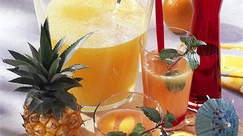 Orangen-Bowle Tequila-Sunrise Rezept - Foto: House of Food / Bauer Food Experts KG