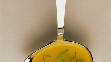 Orangen-Buttersoße mit Zitronenmelisse Rezept - Foto: Horn