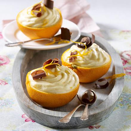 Orangen-Cointreau-Creme im Orangenkörbchen Rezept Orangen-Cointreau-Creme im Orangenkörbchen Rezept