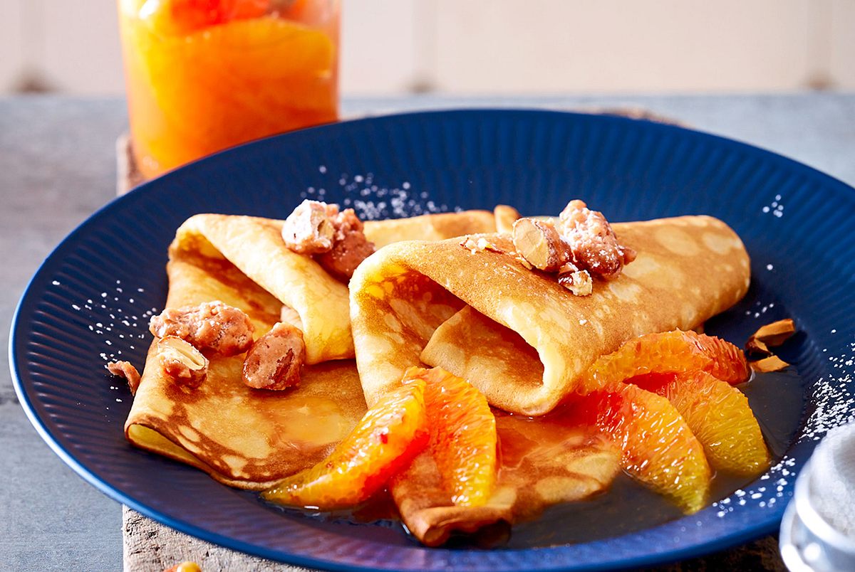 Orangen-Crêpes mit gebrannten Mandeln Rezept