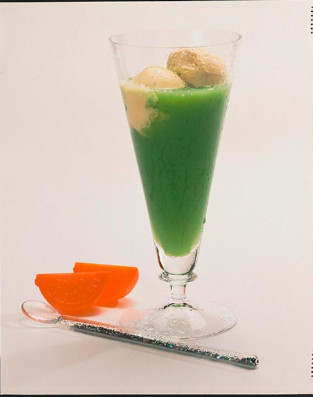 Orangen-Drink mit Eis Rezept Orangen-Drink mit Eis Rezept