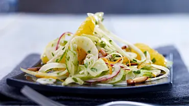 Orangen-Fenchel-Salat mit Honig-Senf-Vinaigrette Rezept - Foto: LECKER @ Bauer Media Group Orangen-Fenchel-Salat mit Honig-Senf-Vinaigrette Rezept - Foto: LECKER @ Bauer Media Group
