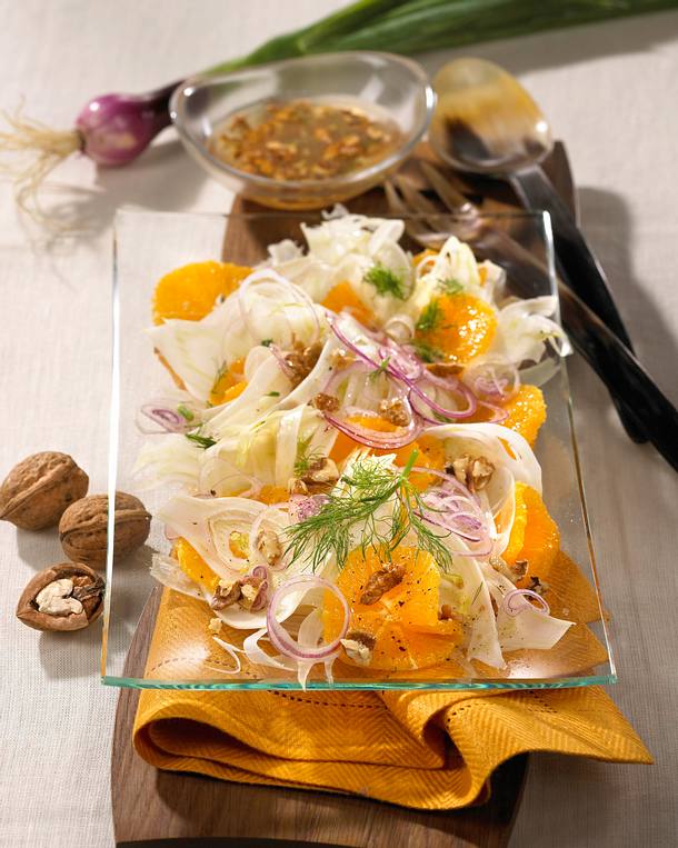 Orangen-Fenchel-Salat mit Walnüssen Rezept | LECKER