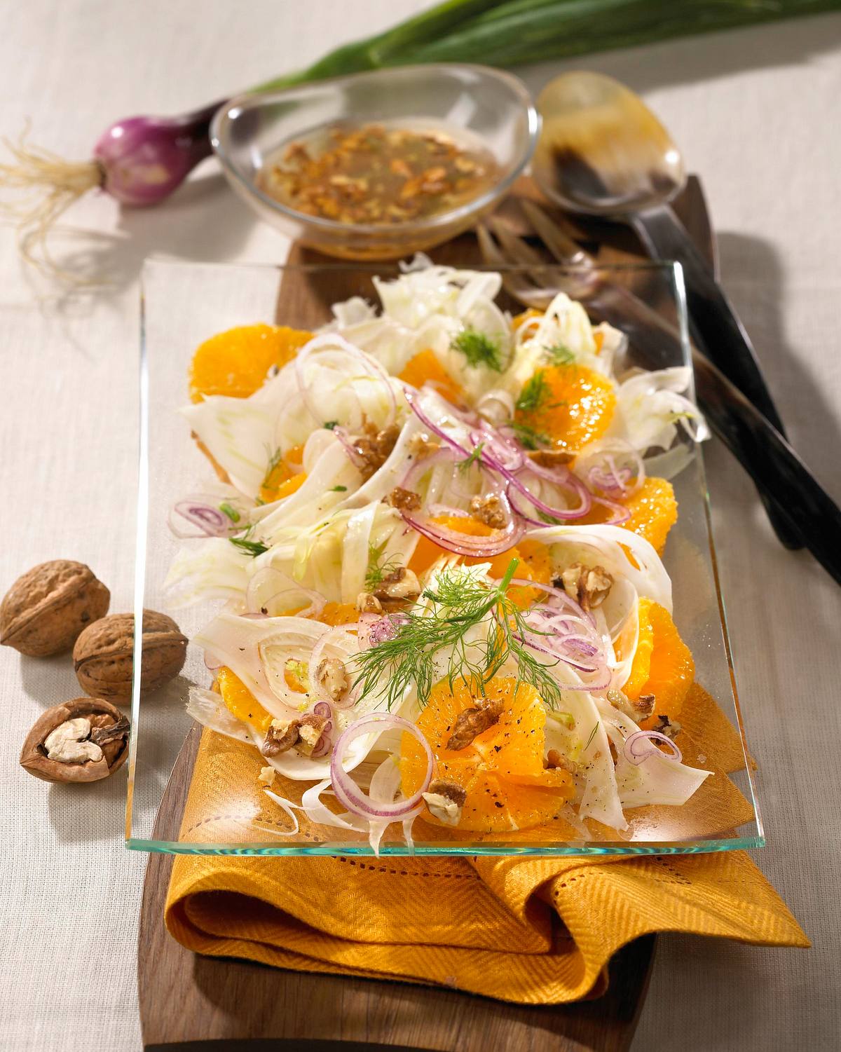 Orangen-Fenchel-Salat mit Walnüssen Rezept