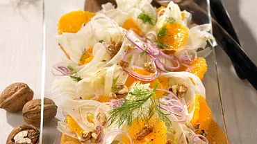 Orangen-Fenchel-Salat mit Walnüssen Rezept - Foto: LECKER @ Bauer Media Group Orangen-Fenchel-Salat mit Walnüssen Rezept - Foto: LECKER @ Bauer Media Group