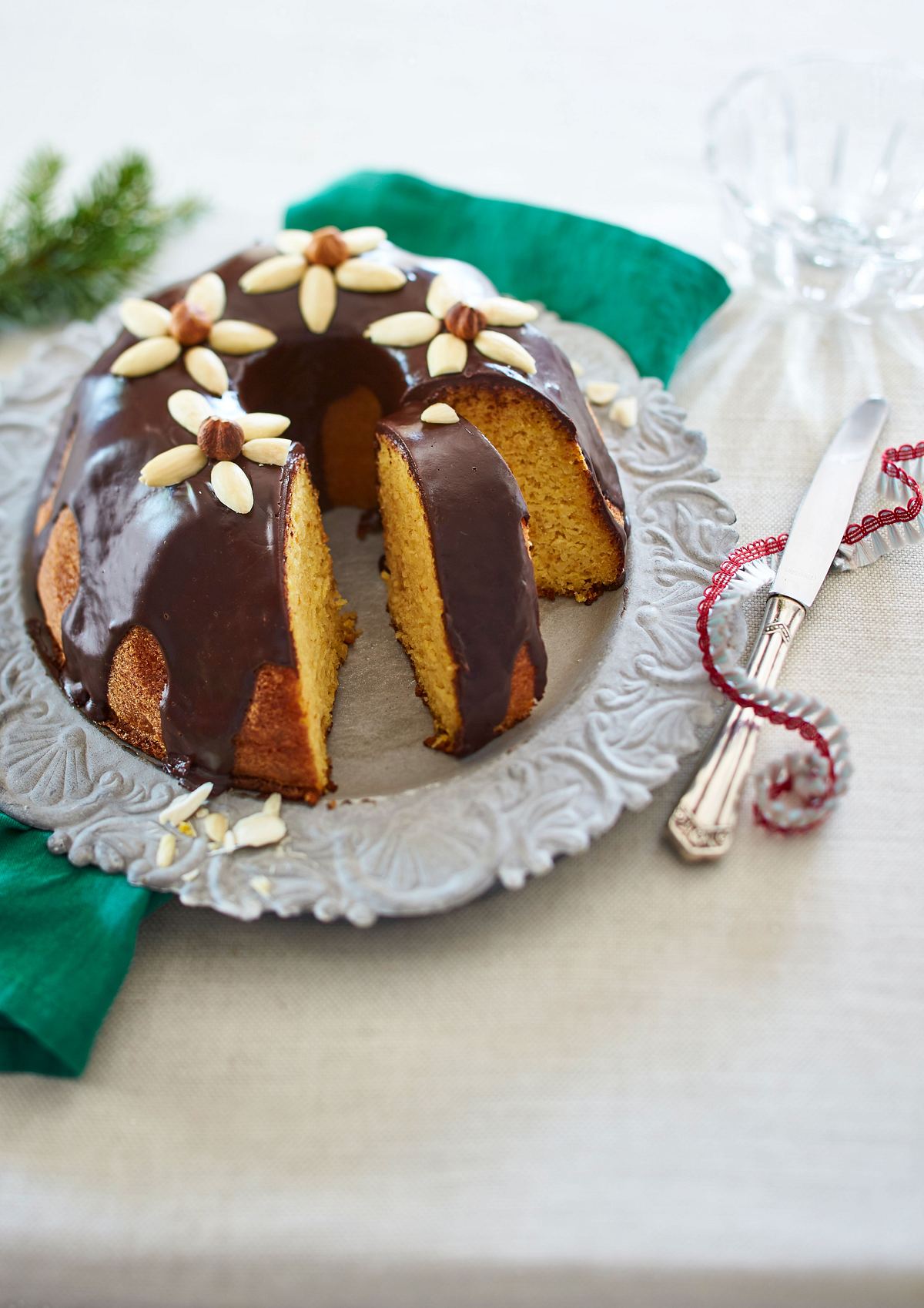 Orangen-Gugelhupf mit Schokoladenguss Rezept