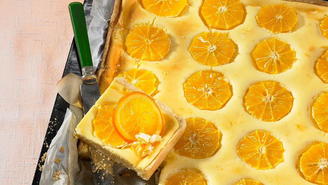 Orangen-Käse-Blechkuchen Rezept - Foto: LECKER @ Bauer Media Group Orangen-Käse-Blechkuchen Rezept - Foto: LECKER @ Bauer Media Group